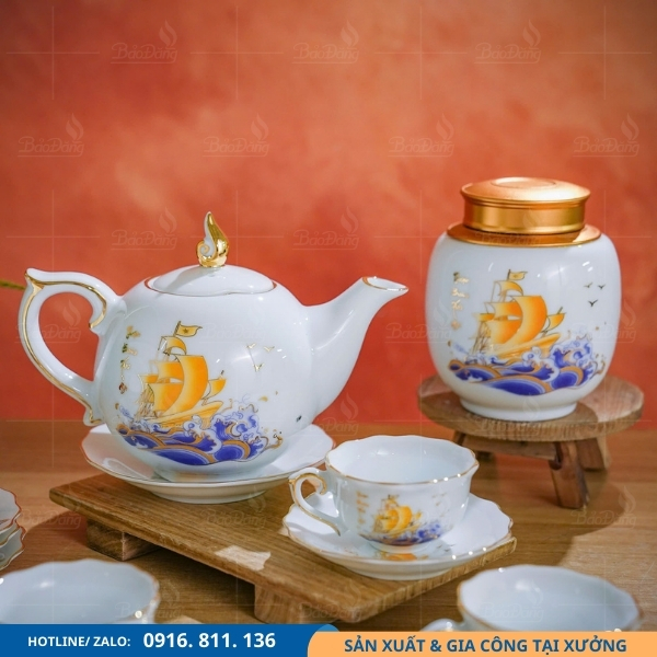 am-chen-ke-chi-vang-bat-trang-thuan-buom ấm chén kẻ chỉ vàng bát tràng thuận buồm