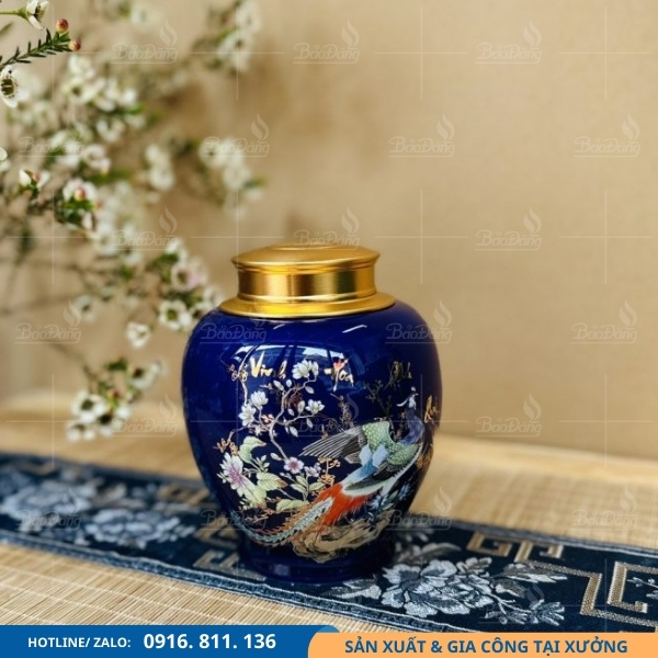hop-dung-tra-su-bat-trang-xanh-duong-hoa-tiet-vinh-hoa-phu-quy. hộp đựng trà sứ bát tràng xanh dương hoạ tiết vinh hoa phú quý