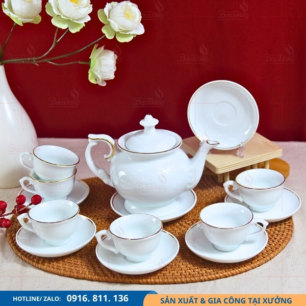 am-chen-dang-dai-cat-ke-chi-vang-qua-tang-doanh-nghiep ấm chén dáng đài cát kẻ chỉ vàng quà tặng doanh nghiệp
