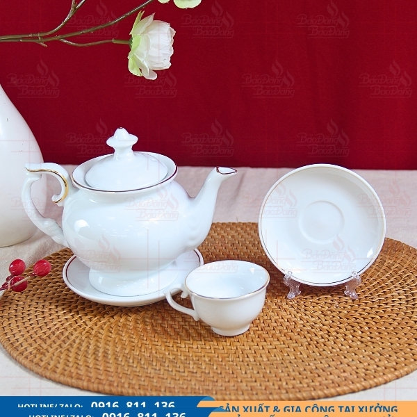 bo-am-chen-dang-dai-cat-ke-chi-vang-cao-cap bộ ấm chén dáng đài cát kẻ chỉ vàng