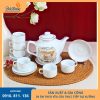 bộ ấm chén sứ trắng dáng vuông cao hoạ tiết quân đội vẽ vàng