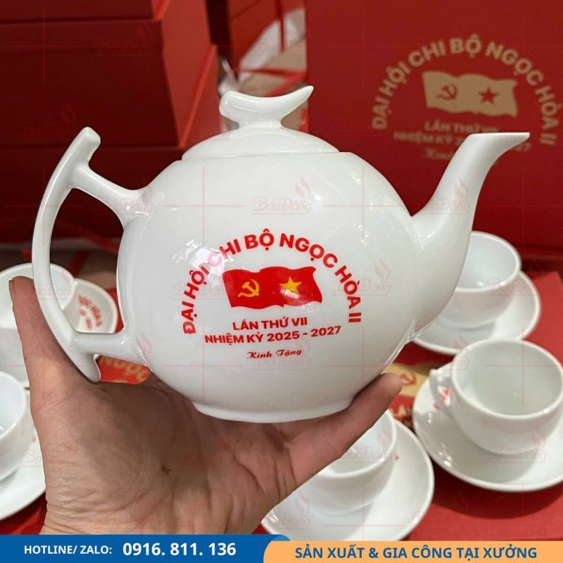 ấm chén in logo đảng bộ màu trắng Bát Tràng