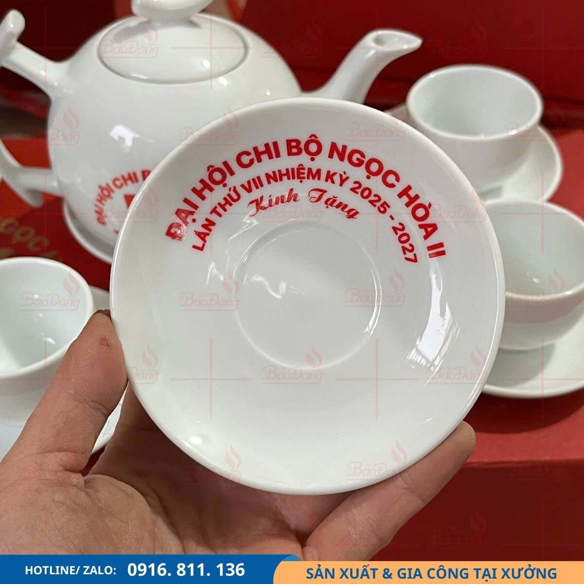 am-chen-su-in-logo-dai-hoi-dang-bo-hop-qua ấm chén sứ in logo đại hội đảng bộ hộp quà