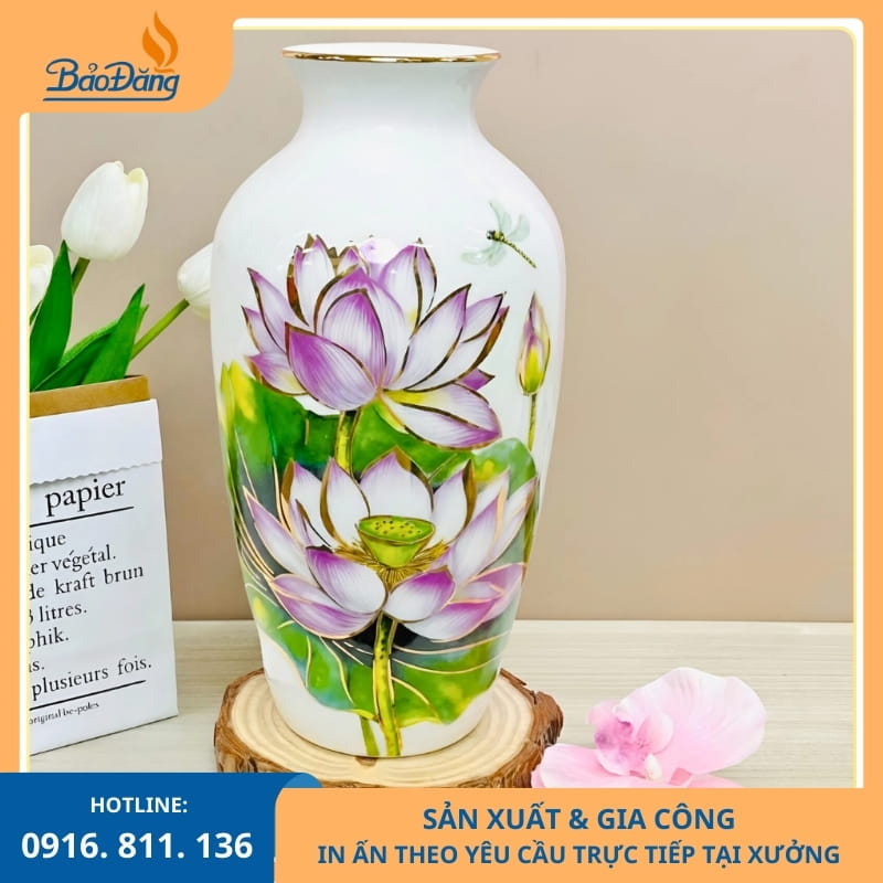 Bình hoa sứ cao cấp họa tiết sen tím kết hợp chỉ vàng