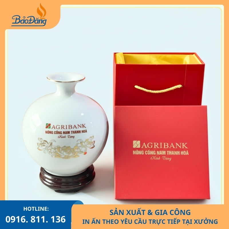 Bình hút lộc hoa sen in logo Agribank dùng làm quà tặng sự kiện.