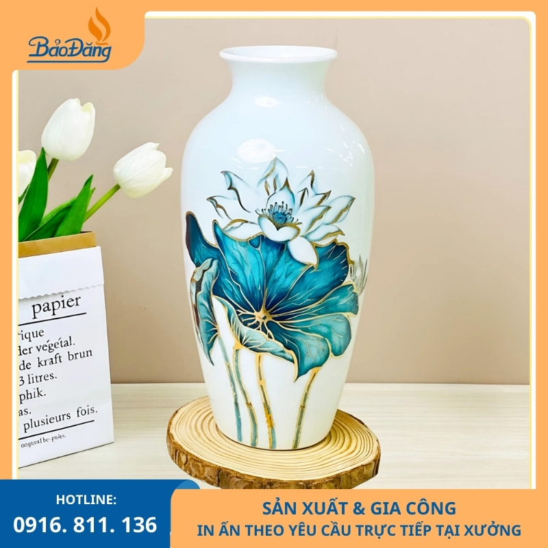 Bình hoa gốm sứ đẹp Bát Tràng vẽ họa tiết hoa sen xanh
