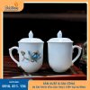 Ly sứ có nắp hoa sen xanh giá rẻ, thiết kế trang nhã và dễ sử dụng.