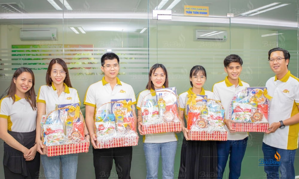 Công đoàn nên ưu tiên tính thiết thực hay hình thức khi lựa chọn quà Tết