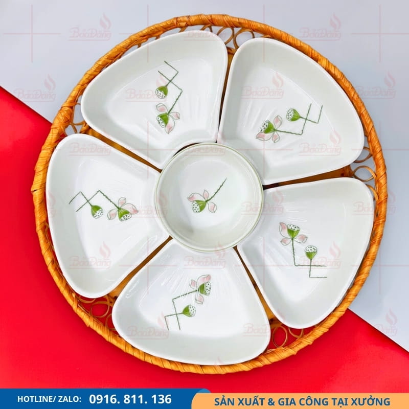 Bát đĩa hoa mặt trời set 6 món tinh tế Bát đĩa hoa mặt trời set 6 món thiết kế tinh tế.