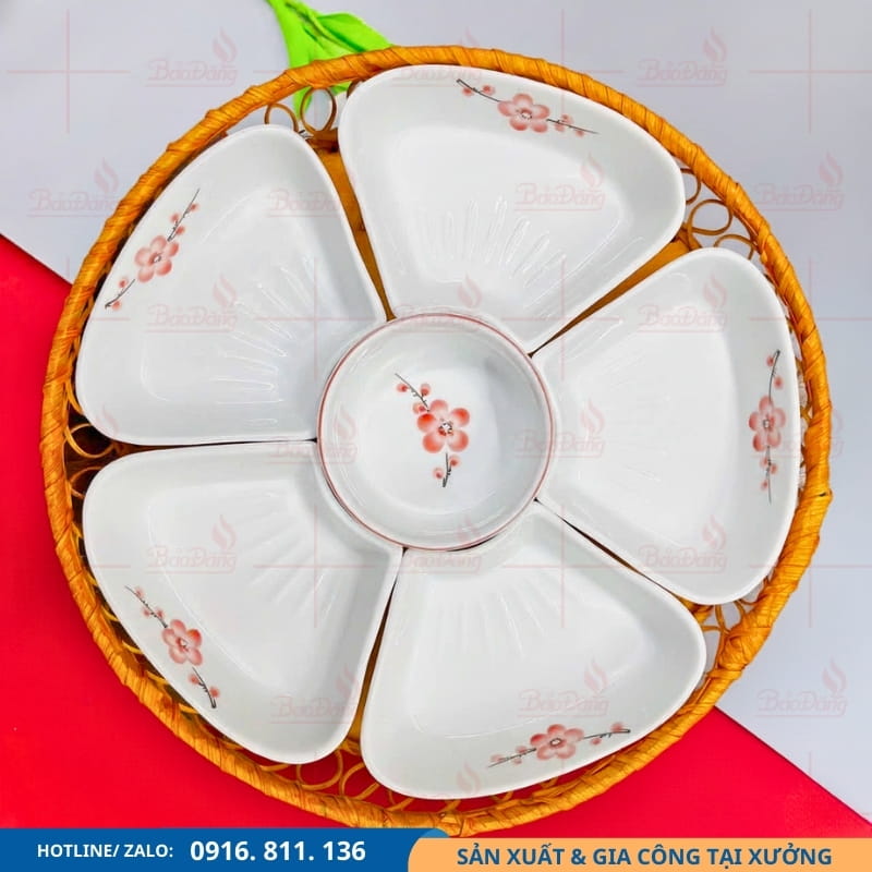 Bộ bát đĩa 6 món hoa mặt trời đẹp và tiện lợi Bộ bát đĩa 6 món họa tiết hoa mặt trời đơn giản và dễ phối.