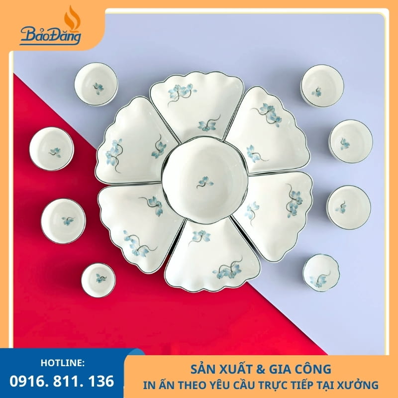 Bộ bát đĩa hoa mặt trời họa tiết sen xanh trang nhã.