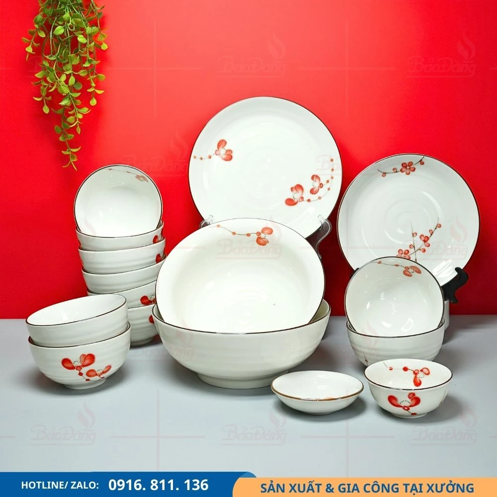 Bộ bát đĩa men kem hoa phượng đỏ phong cách sang trọng Bộ bát đĩa men kem hoa phượng đỏ phong cách sang trọng