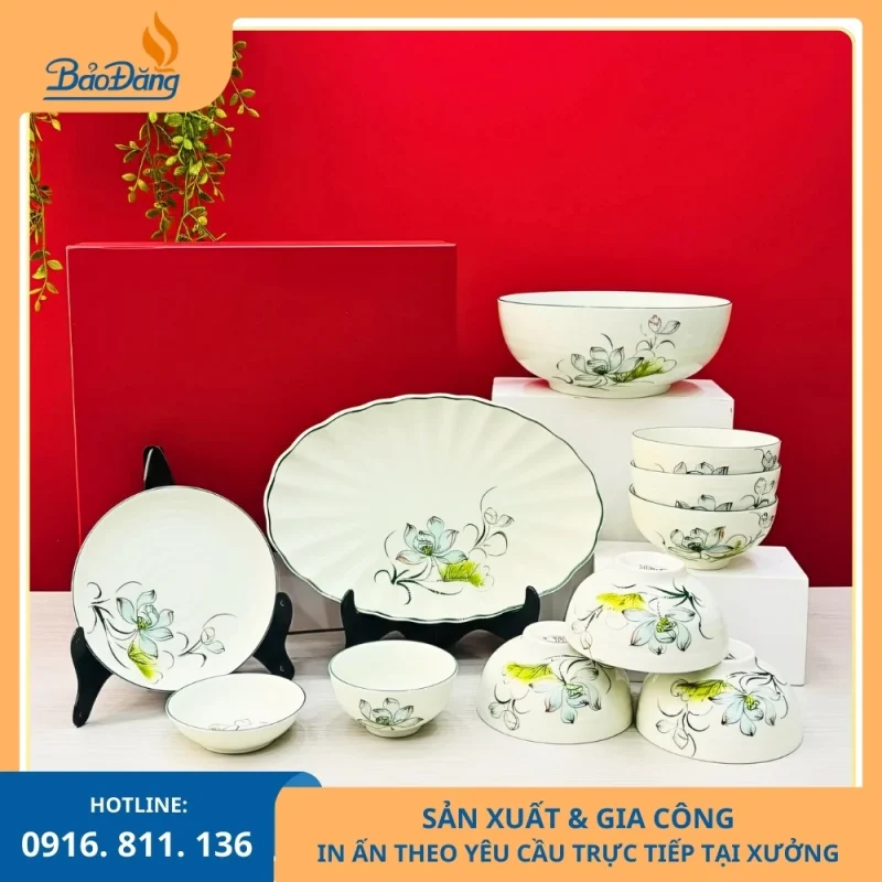Bộ bát đĩa men kem hoa sen xanh dùng cho bàn ăn gia đình