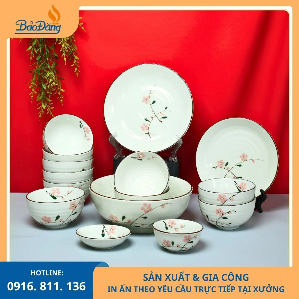 Bộ chén đĩa men kem hoa đào hồng Bát Tràngen-dia-dao-hong-bat-trang-san-xuat-tai-xuong Bộ chén đĩa men kem hoa đào hồng sản xuất Bát Tràng theo đơn số lượng