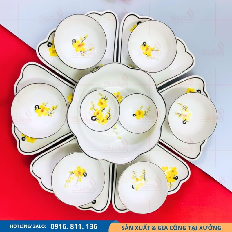 Bộ bát đĩa hoa mặt trời hoa mai nổi bật Bộ bát đĩa hoa mai hoa mặt trời thiết kế nổi bật.