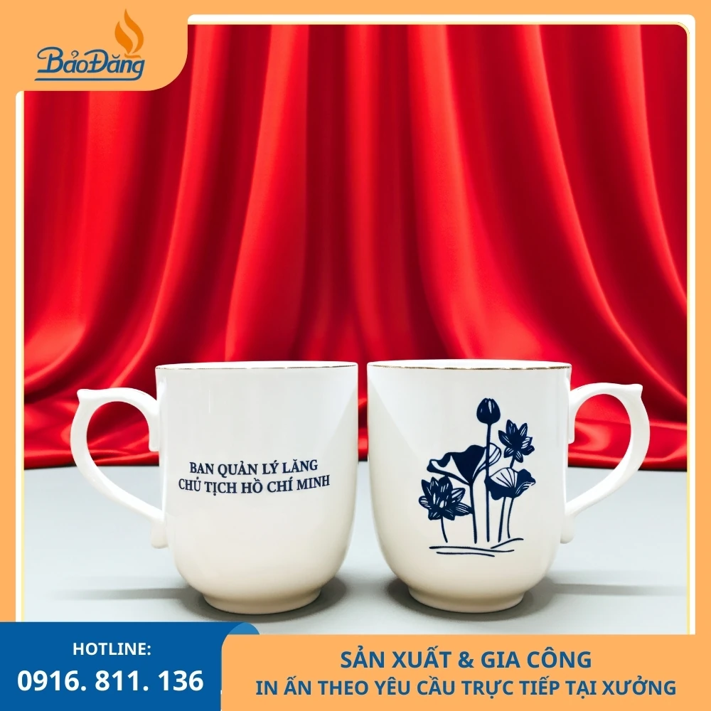 Cốc sứ hoa sen Ban Quản lý Lăng Chủ tịch Hồ Chí Minh Cốc sứ hoa sen dùng làm quà tặng cho Ban Quản lý Lăng Chủ tịch Hồ Chí Minh