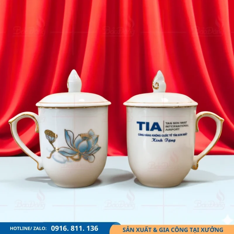 Cốc sứ nắp lửa in logo sân bay phù hợp quà tặng thương hiệu
