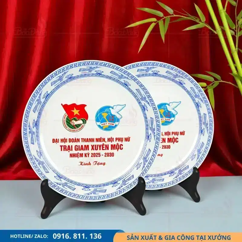 Đĩa trưng bày dùng trong sự kiện Đoàn thanh niên và Hội thanh niên