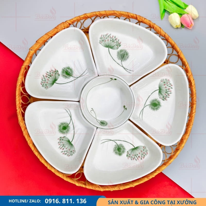 Set bát đĩa 6 món hoa mặt trời chất lượng tốt Set bát đĩa 6 món hoa mặt trời chất lượng tốt.