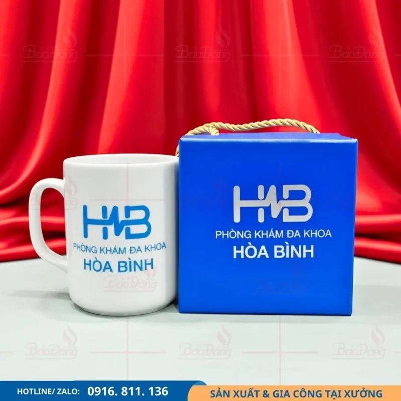 Set ly sứ có hộp quà in logo phòng khám đa khoa