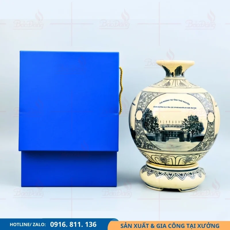 Phiên bản bình hút lộc men rạn tứ cảnh cao cấp cho Viện