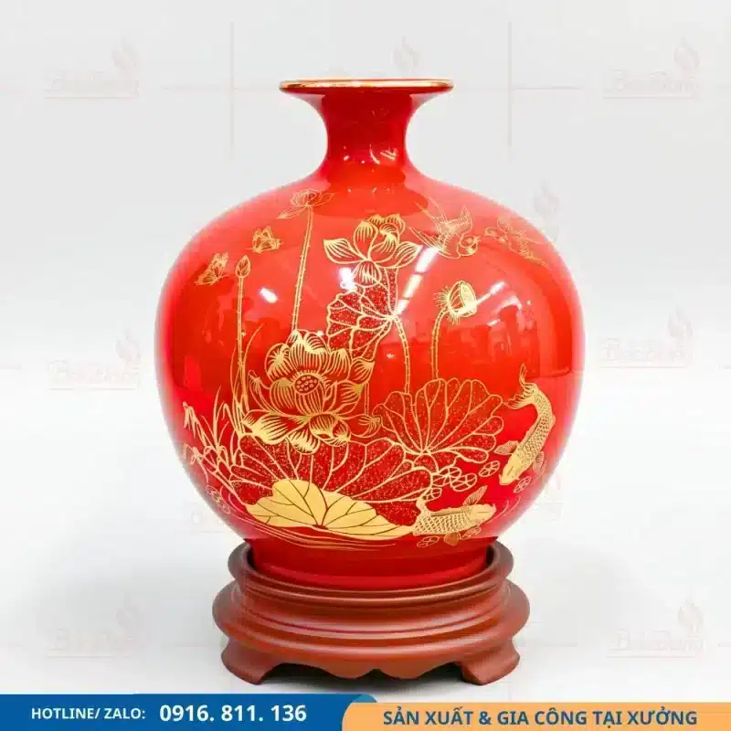 Mẫu bình hút lộc đỏ sen chim sang trọng.
