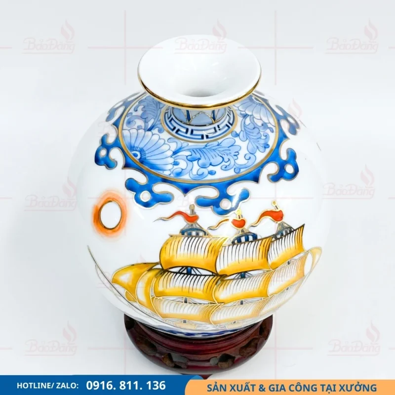 Bình hút lộc phong thủy thuận buồm chim trĩ vẽ tay, họa tiết tinh xảo