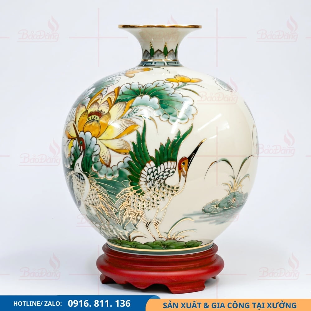 Bình hút lộc vẽ tay hoa sen Bát Tràng, quà tặng phong thủy ý nghĩa Bình hút lộc vẽ tay hoa sen Bát Tràng, họa tiết tinh xảo