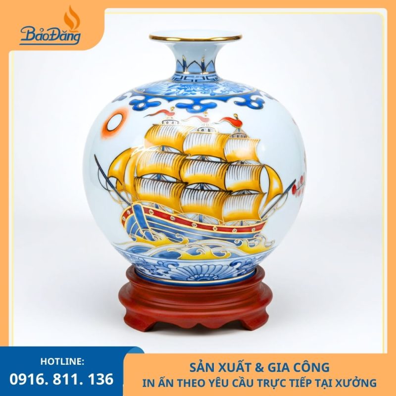 Bình hút lộc vẽ tay thủ công họa tiết bướm chim trĩ tinh xảo