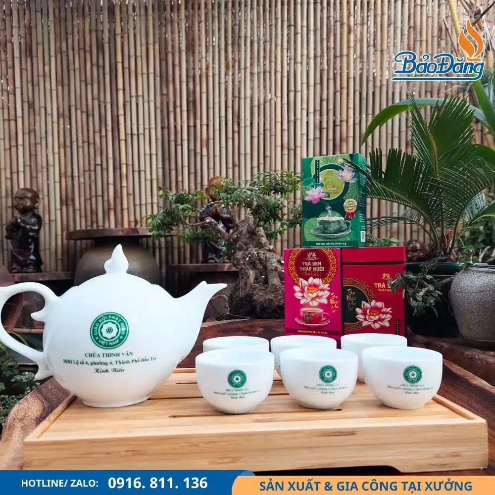 Ấm chén sứ trắng in logo Phật giáo chùa, phù hợp làm quà tặng Ấm chén sứ trắng in logo Phật giáo chùa, thiết kế trang nhã