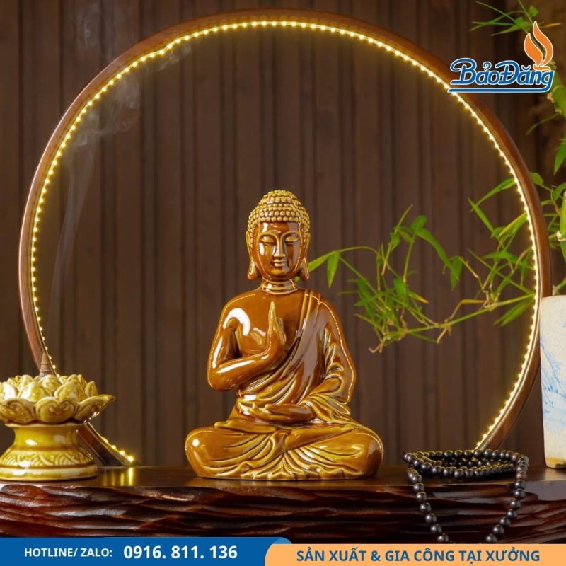 Tượng Phật Thích Ca ngồi thiền định, thiết kế tinh xảo.