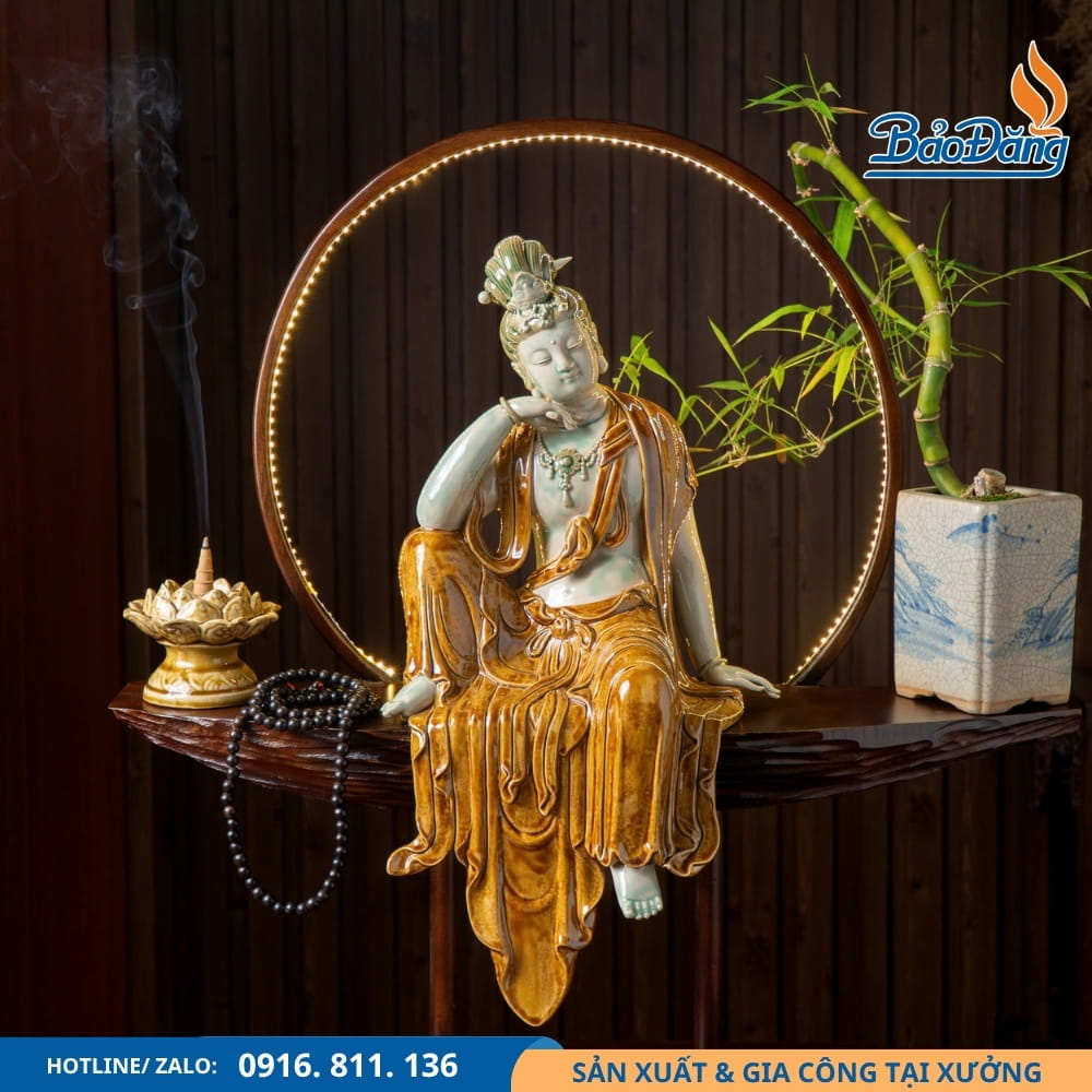 Tượng Quan Âm tự tại dùng trong trang trí phong thủy