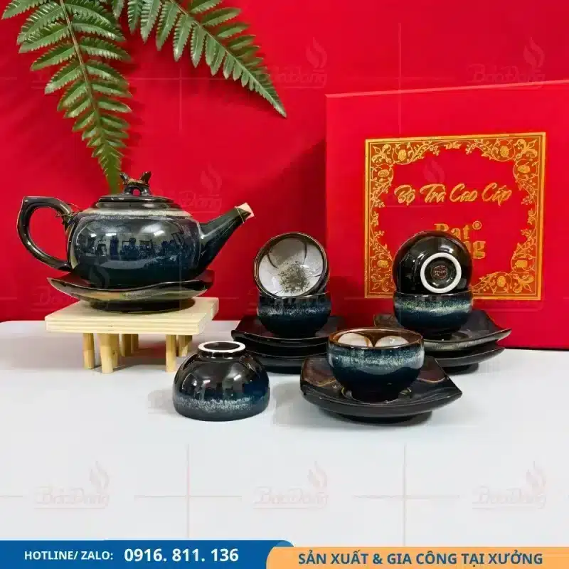 Bộ ấm chén Thưởng Tân kiểu xanh đen vệt trắng với vẻ đẹp tinh tế