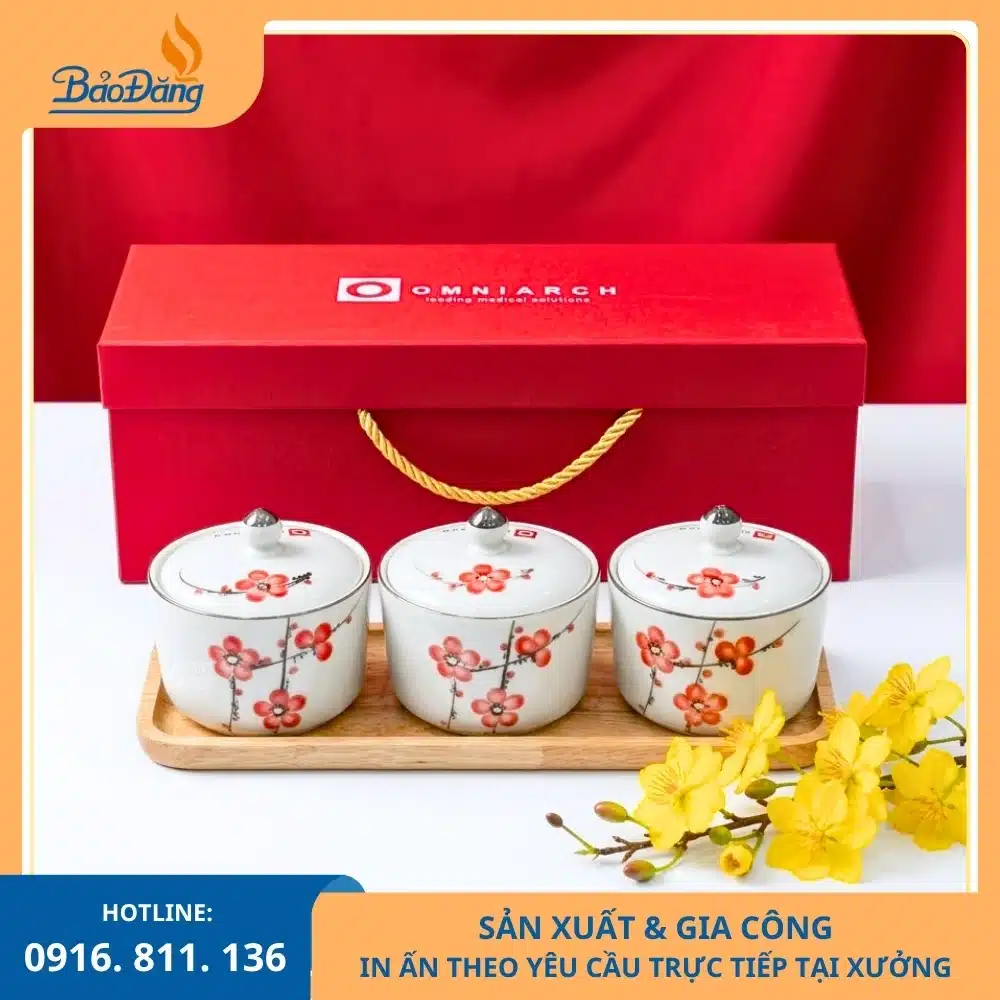 Bộ 3 hũ đựng mứt sứ quà Tết nhân viên Bộ 3 hũ đựng mứt sứ làm quà tặng nhân viên dịp Tết