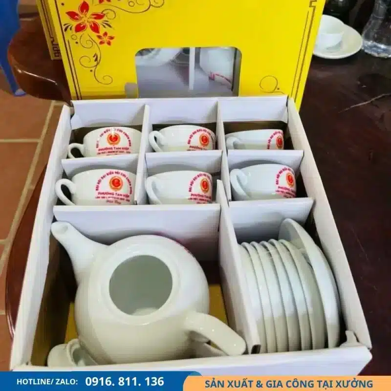 Bộ ấm chén bưởi lửa in logo phục vụ đại hội cựu chiến binh
