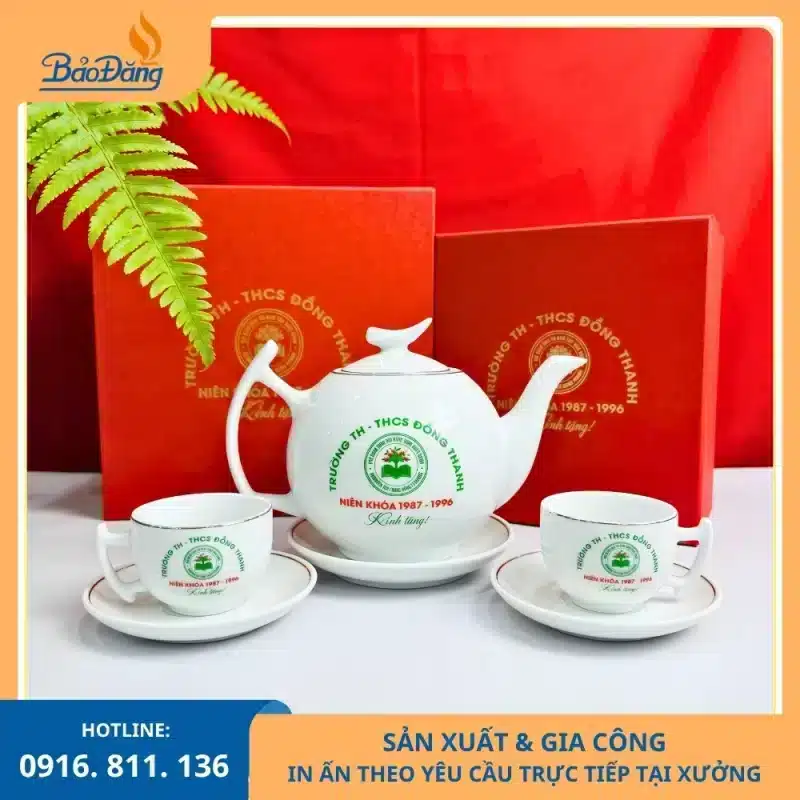 Bộ ấm chén bưởi lửa làm quà kỷ niệm ra trường trung học trang trọng