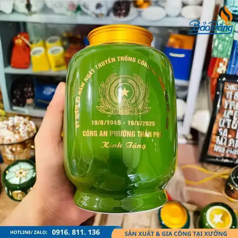 Hũ trà lưu niệm dành cho sự kiện công an phường