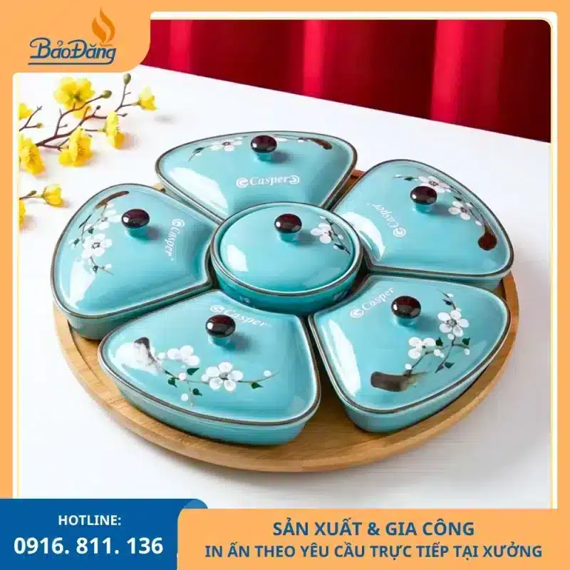Khay mứt hình bông hoa in logo Casper nổi bật