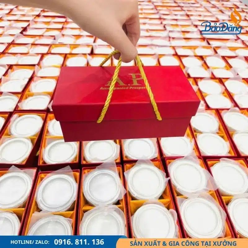 Set hũ mứt hoa đào kèm hộp quà Tết thiết kế trang nhã