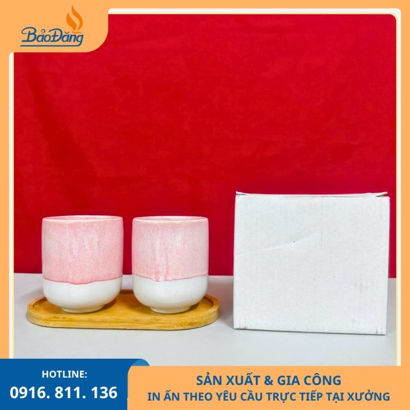 Ly sứ hỏa biến men hồng với màu men nổi bật, tinh tế