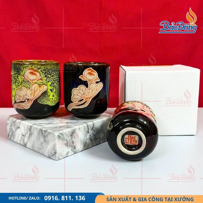 Ly sứ Bát Tràng trụ lùn hoa sen sang trọng