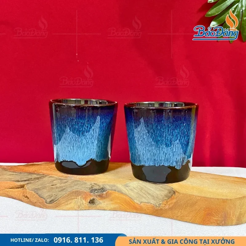 Ly sứ trụ vuông men xanh chảy hỏa biến tinh tế